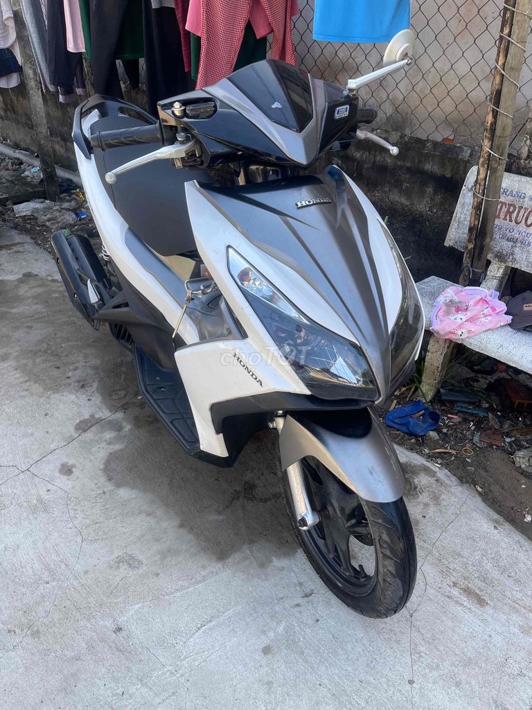Honda Air Blade Fi 2015 125cc Trắng bạc biển 83. Mua bán Xe máy tại Quận Cái Răng Cần Thơ được đăng bởi Cầm Đồ Minh Tấn hình 5