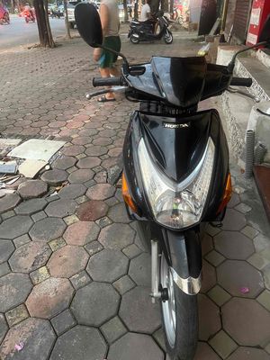 nhà thừa xe không dùng. cần bán. Mua bán Xe máy tại Quận Đống Đa Hà Nội được đăng bởi Minh