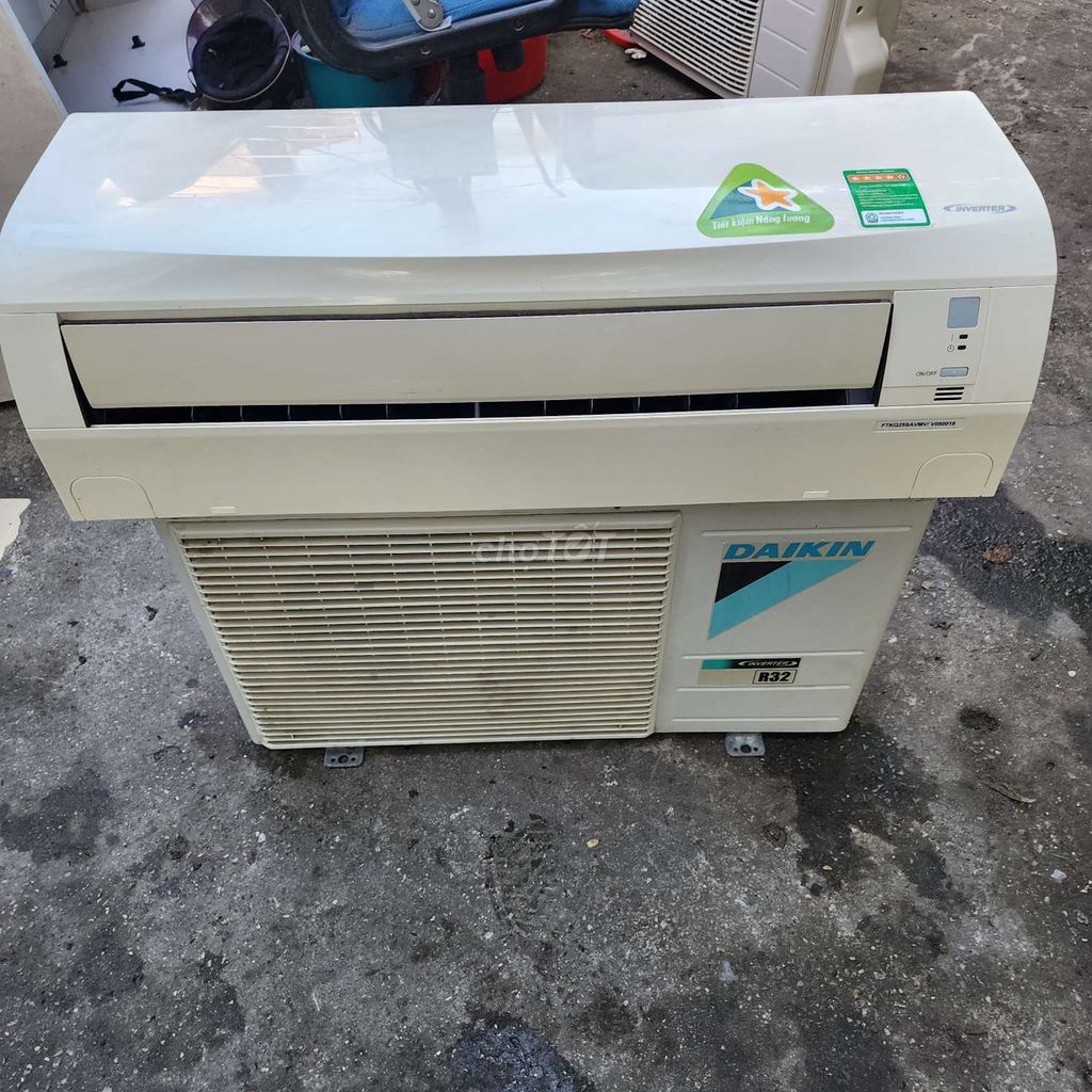 Máy Lạnh Daikin Inverter 9000Btu Mới 99%, Rẻ 2025