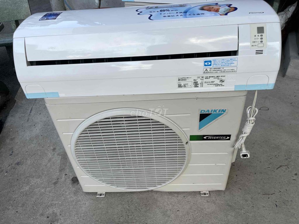 MÁY LẠNH daikin inverter 1-2hp sẵn lắp liền ạ