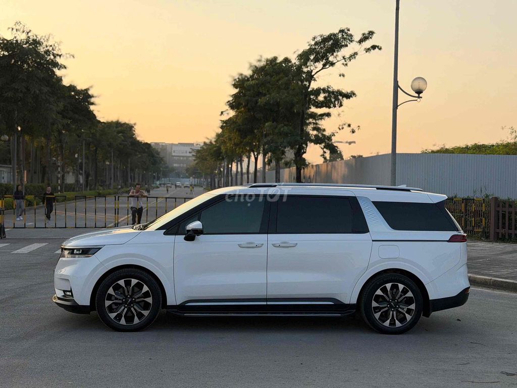 Kia Carnival Premium 2.2D 8S sx  2024. Mua bán Ô tô tại Quận Cầu Giấy Hà Nội được đăng bởi Auto 6666 hình 4