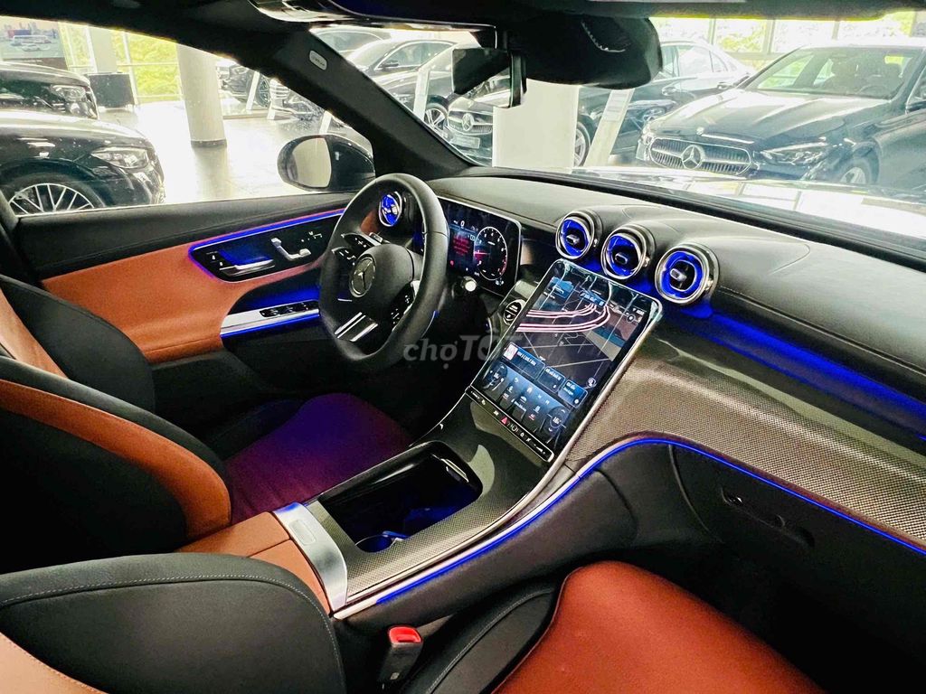 Cần bán GLC300 lướt chuẩn 1.000km. Mua bán Ô tô tại Quận 7 Tp Hồ Chí Minh được đăng bởi Huy Huỳnh hình 7