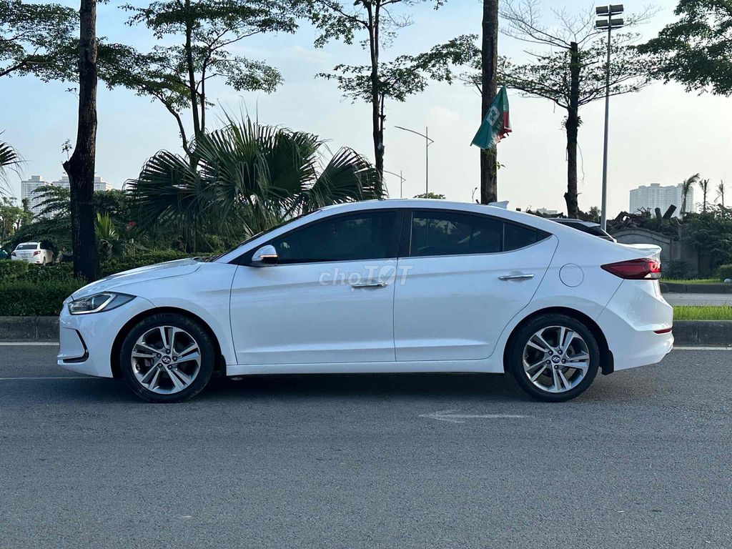 Hyundai Elantra 2017 2.0 AT - 96.000km - Mới về! Hàng HOT!💥💥💥