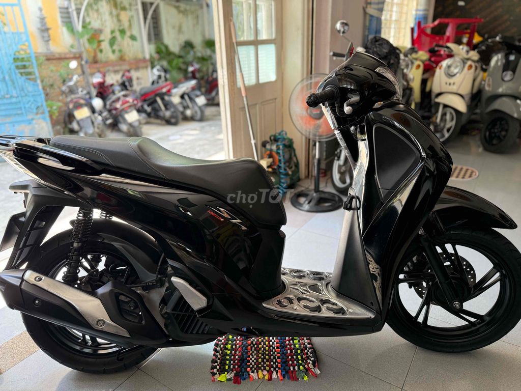 💕Sh150 đen bóng ngay chủ / đk218 máy zin êm bs43.. Mua bán Xe máy tại Quận Thanh Khê Đà Nẵng được đăng bởi Nhan Nguyen hình 4