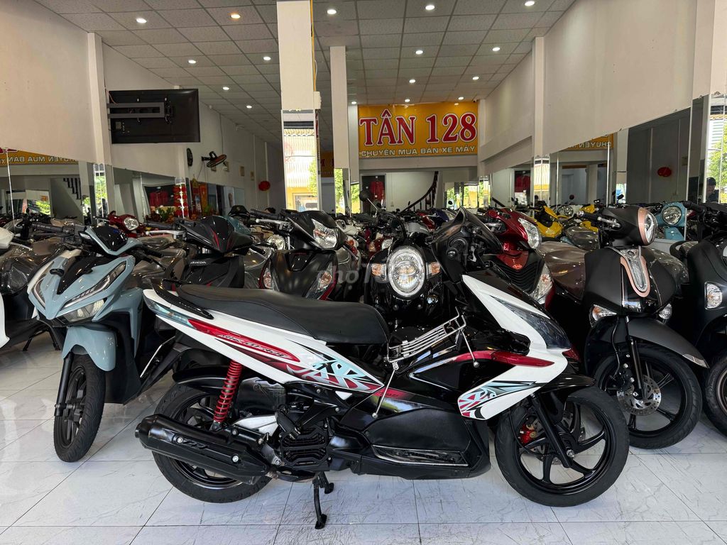 AIR BLADE FI 2011 - Up Thái - Khoá Smakey. BS 68. Mua bán Xe máy tại Thành phố Rạch Giá Kiên Giang được đăng bởi XE MÁY CŨ TÂN 128 hình 1