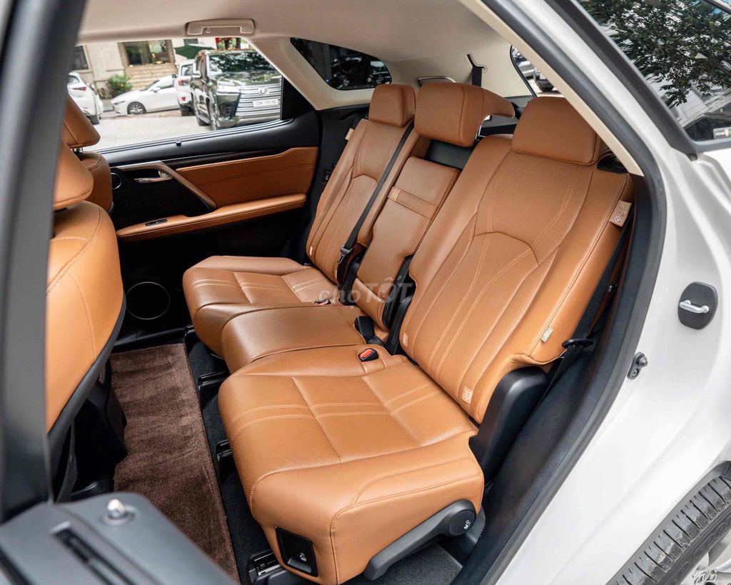 Lexus RX350L 2021 5+2 chỗ ngồi 61.000km. Mua bán Ô tô tại Quận Cầu Giấy Hà Nội được đăng bởi Vũ Duy Khánh hình 12