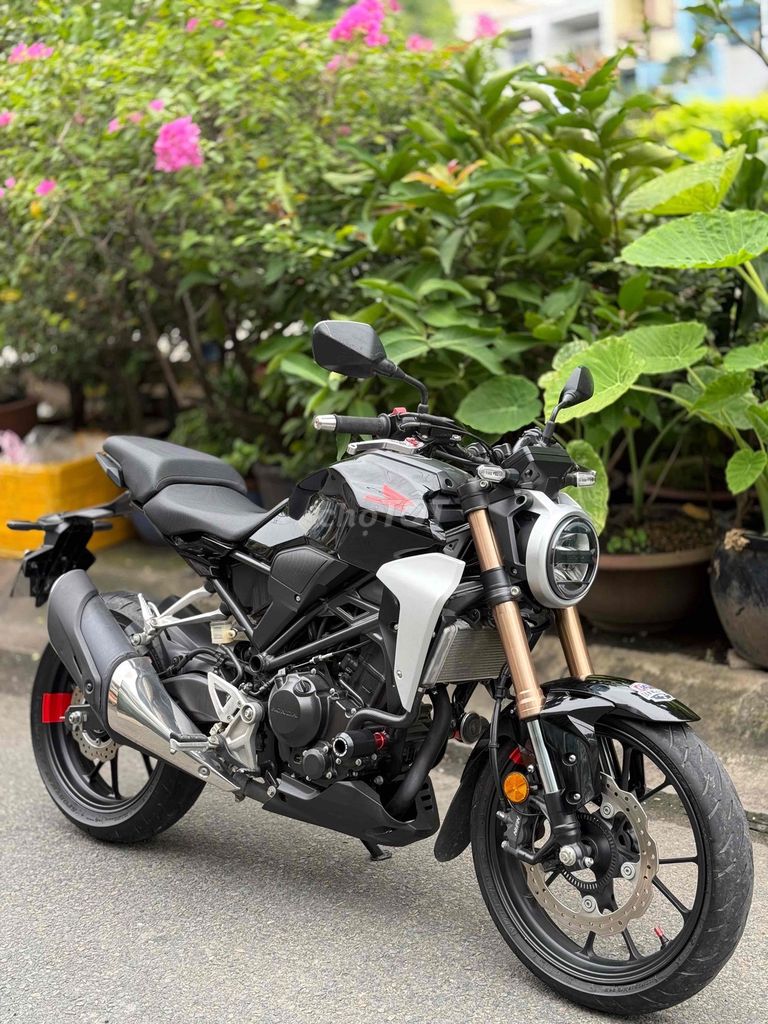 Honda cb300r odo 14.000km, zin keng bstp chính chủ. Mua bán Xe máy tại Quận 6 Tp Hồ Chí Minh được đăng bởi TanNguyenStore  hình 1