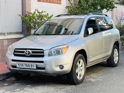 Toyota RAV4 Limited 2 cầu Bạc 7 chỗ