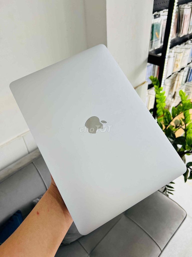 Macbook Pro 2019 13 inch bộ nhớ 256Gb