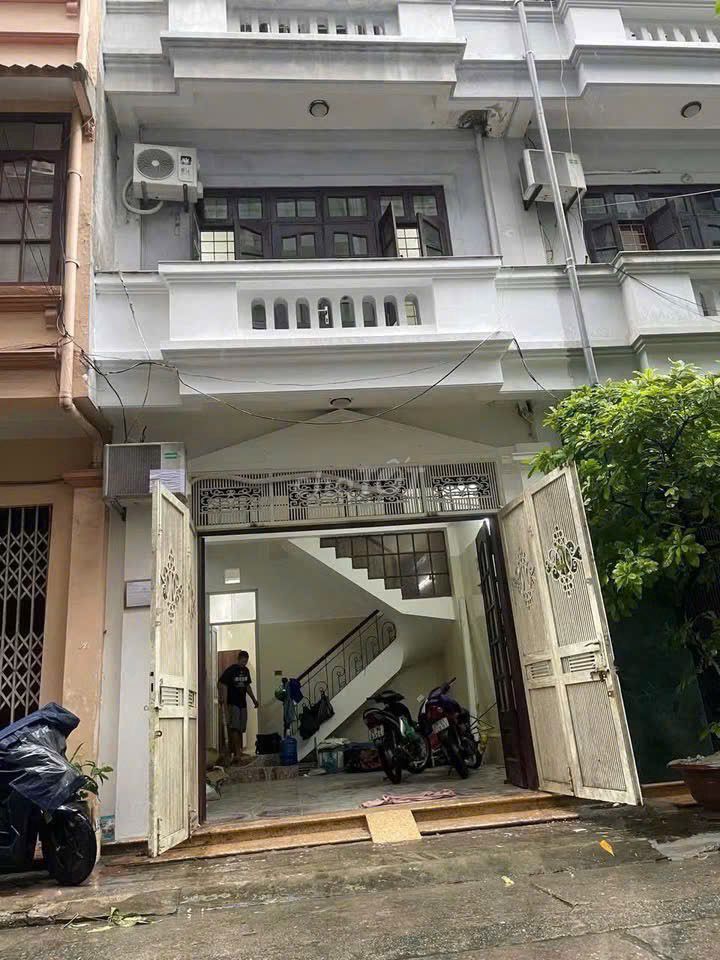 Cho thuê phòng ngõ 160 Trần Đại Nghĩa DT 25m2 vskk giá 4,2tr/1th