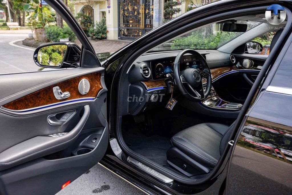Mercedes-Benz E200 Exclusive 2023 Đen 13000 km. Mua bán Ô tô tại Quận 7 Tp Hồ Chí Minh được đăng bởi PHÁT ĐẠT LUXURY CAR hình 6