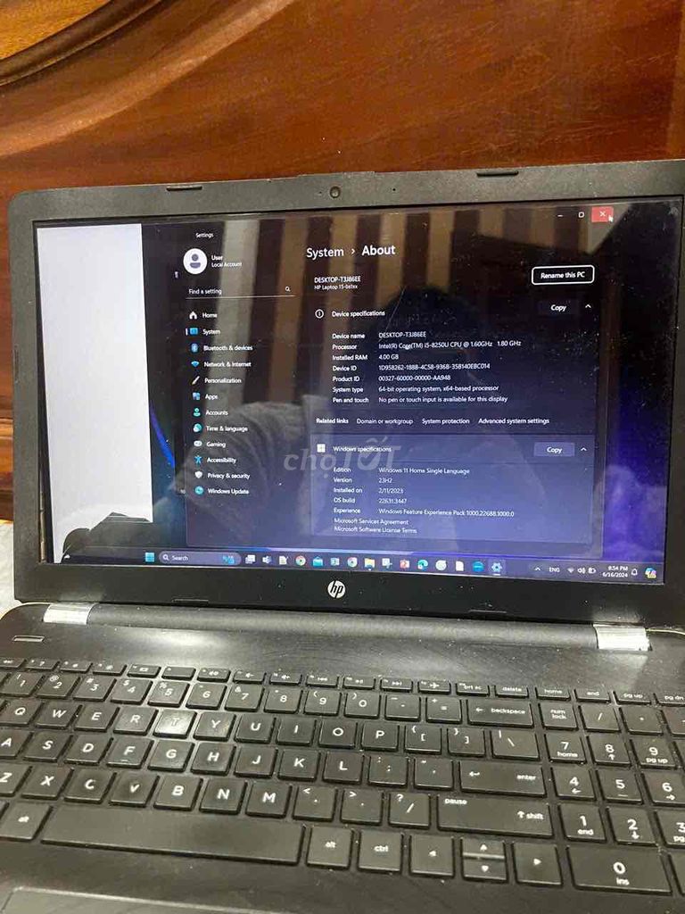 Bán Laptop gãy bản lề và bị hư 1 góc màn hình