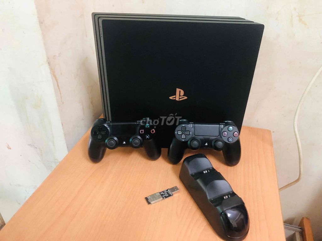 PS4 PRO 7218B FW 9.0 2 TAY DS4, DOCK SẠC