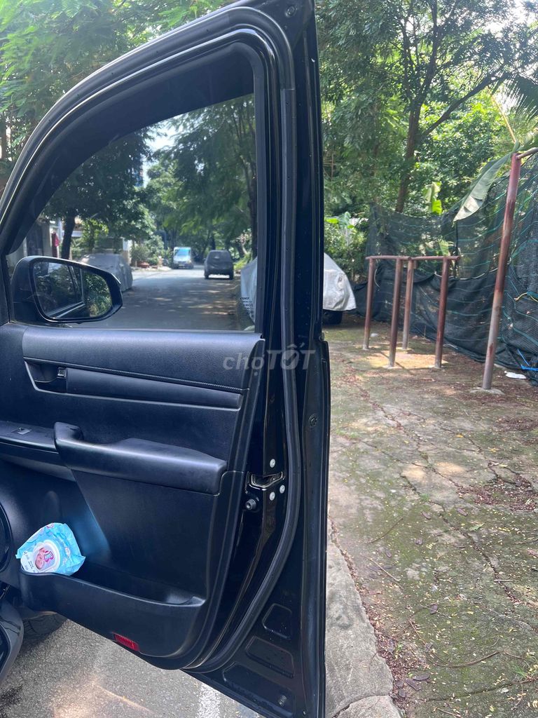 Toyota Hilux 2018 2.4E 4x2 AT - 110000 km ngay chu. Mua bán Ô tô tại Quận Gò Vấp Tp Hồ Chí Minh được đăng bởi huỳnh long hồ hình 15