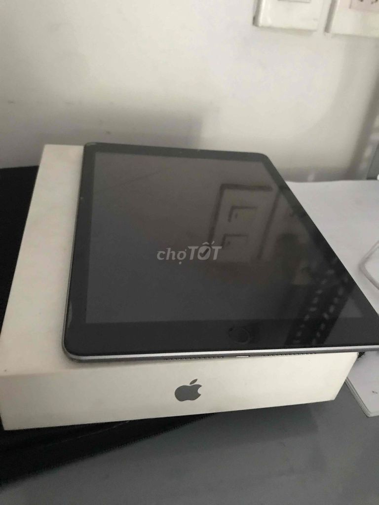 Apple iPad Gen 5 32GB Xám. Mua bán Máy tính bảng tại Thành phố Thủ Đức Tp Hồ Chí Minh được đăng bởi ntt hình 1