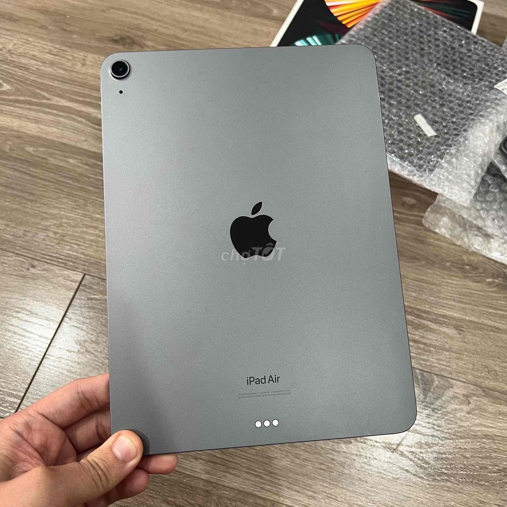 iPad Air 5 64G Wifi Grey đẹp 99% pin 100- Oder UsA