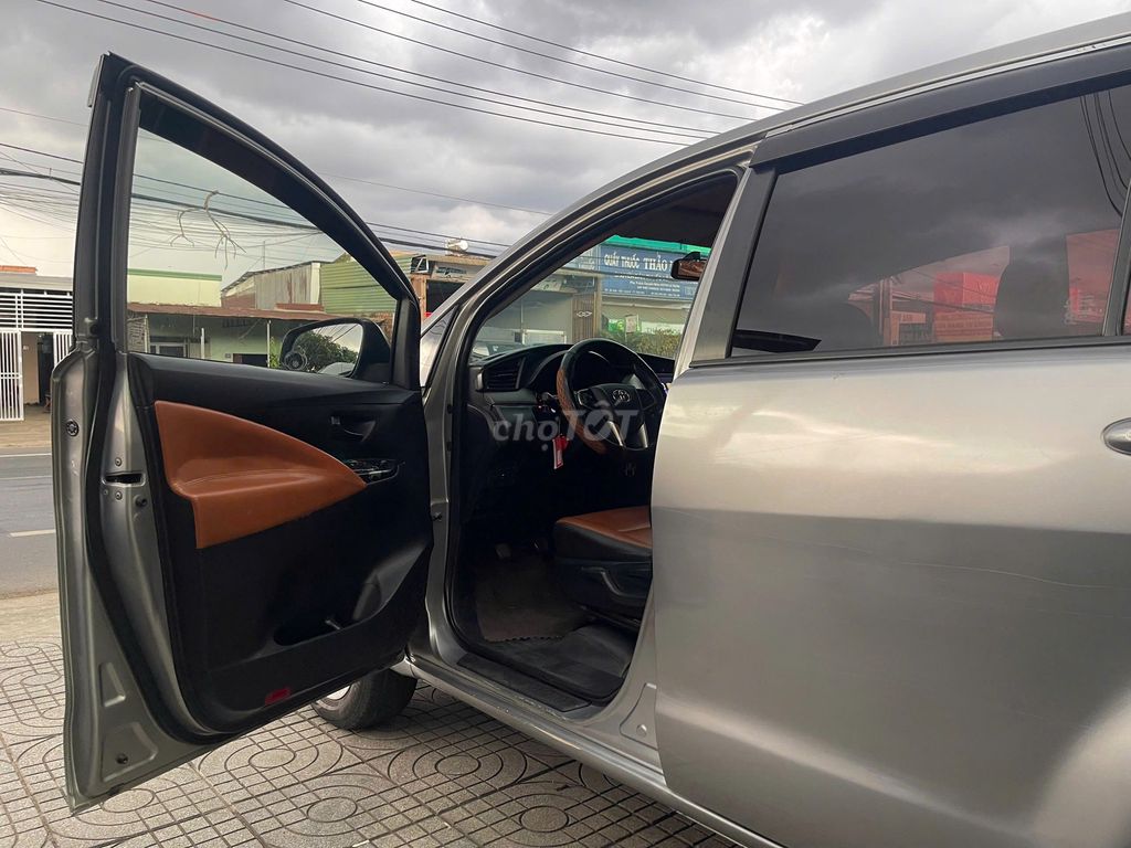 Toyota Innova 2017 2.0E chất gia đình.. Mua bán Ô tô tại Huyện Tân Phú Đồng Nai được đăng bởi Salon AUTO THÀNH TRUNG Đồng Nai hình 4