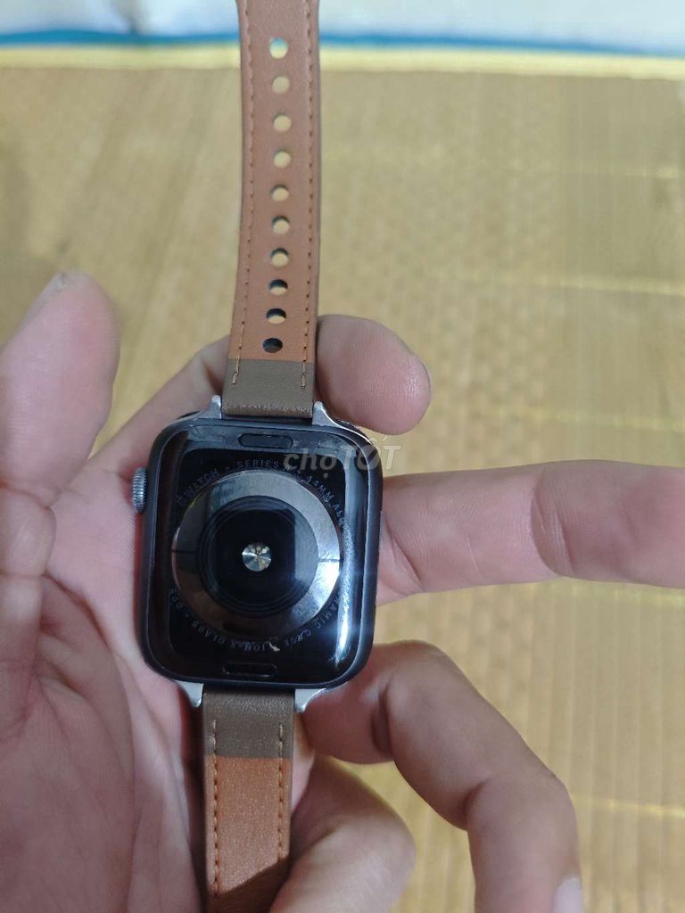 Cần bán Apple watch sr 4 bản 44mm !