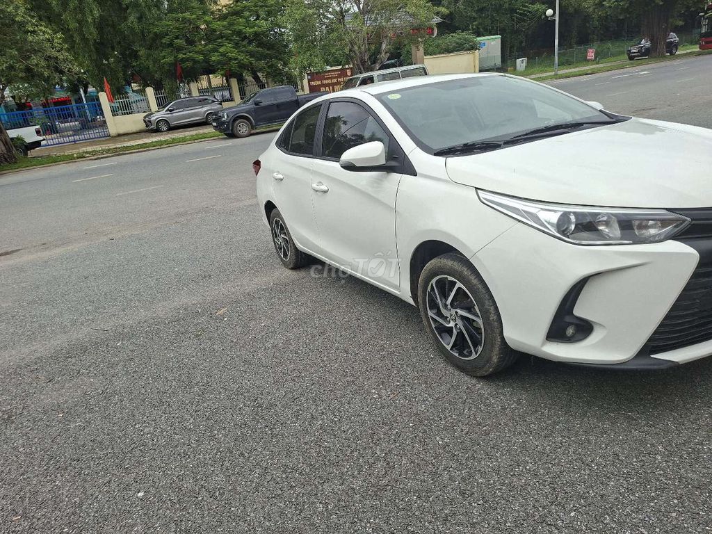 Тойота Vios 2022 Белая машина, Вьетнам