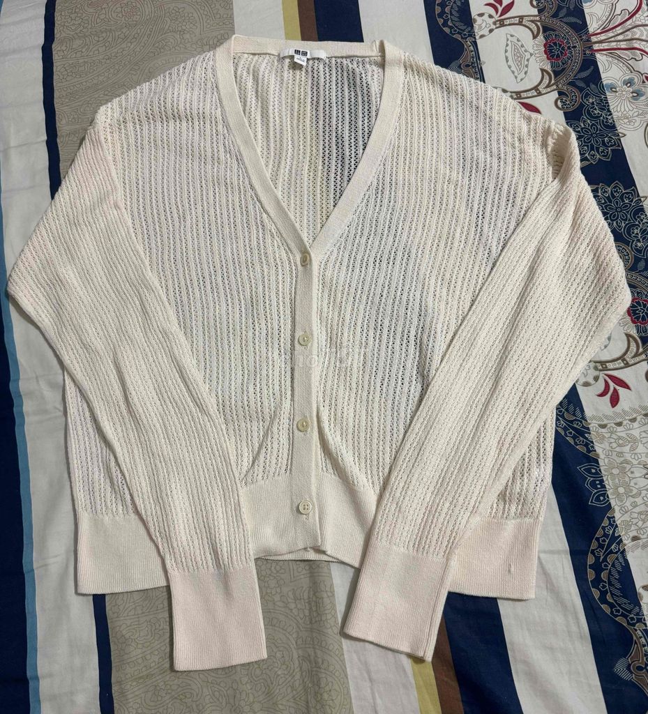 Áo khoác Uniqlo Nữ L Trắng kem. Mua bán Quần áo tại Quận 8 Tp Hồ Chí Minh được đăng bởi Thư hình 1