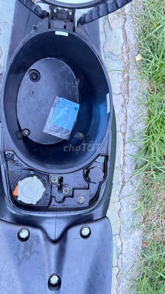 Xe máy 2 thì 50cc màu Xám đã qua sử dụng. Mua bán Xe máy tại Thành phố Thủ Đức Tp Hồ Chí Minh được đăng bởi Bui hường hình 4