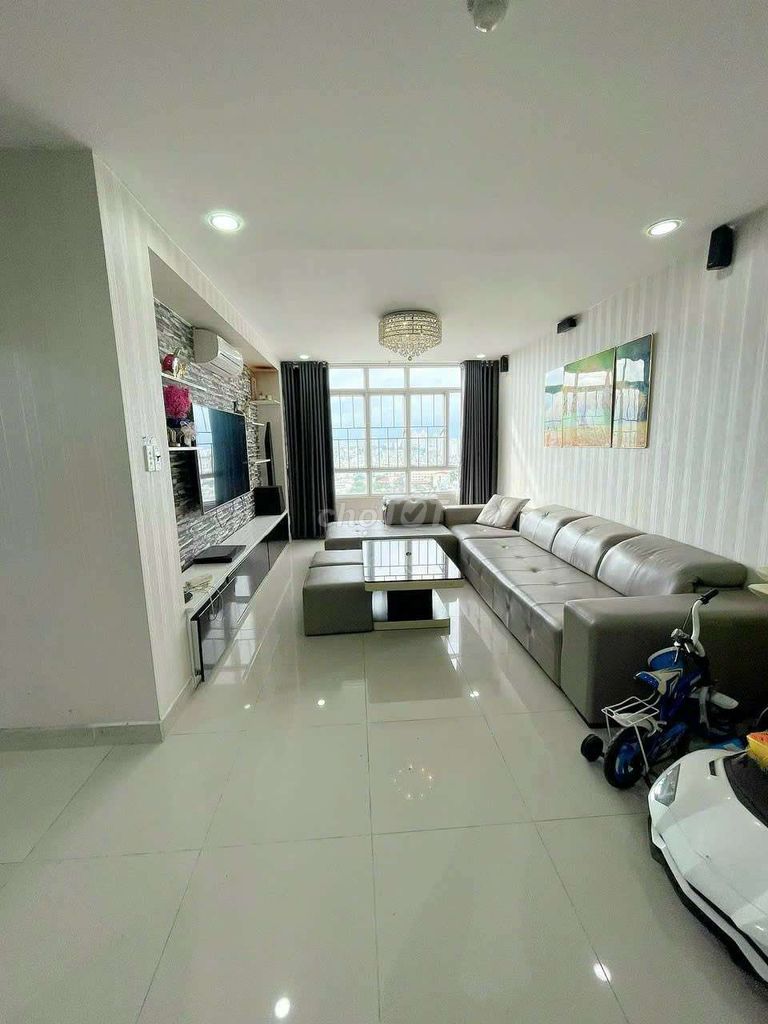 Аренда · 3 комн. · 150 м² · Quận 8, ул. Tạ Quang Bửu