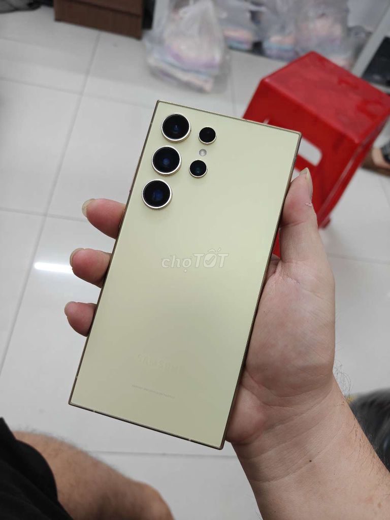 Samsung S24 Ultra(12/256)titan Gold đẹp 99% có gl. Mua bán Điện thoại tại Quận 5 Tp Hồ Chí Minh được đăng bởi Strawberry Táo hình 1