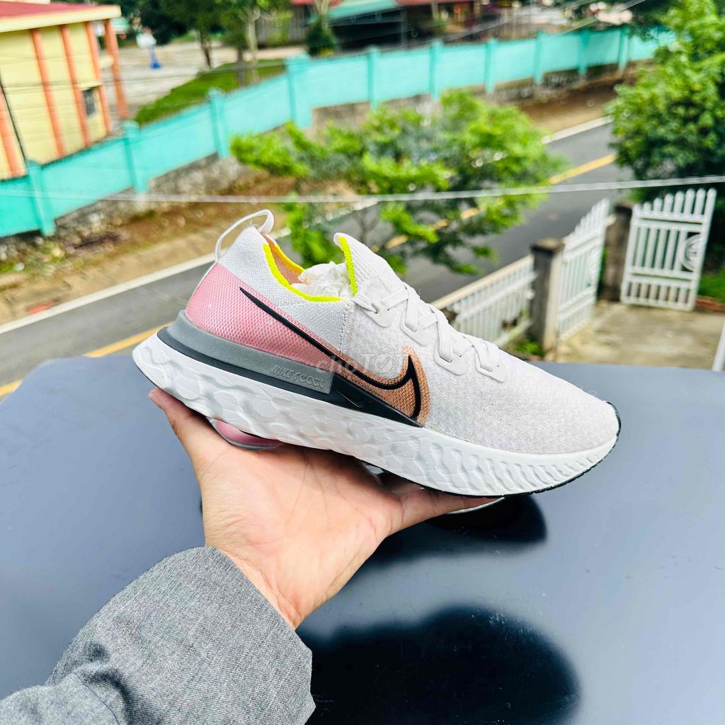 [CHÍNH HÃNG][Mới 99%] Nike React Infinity. new 4tr