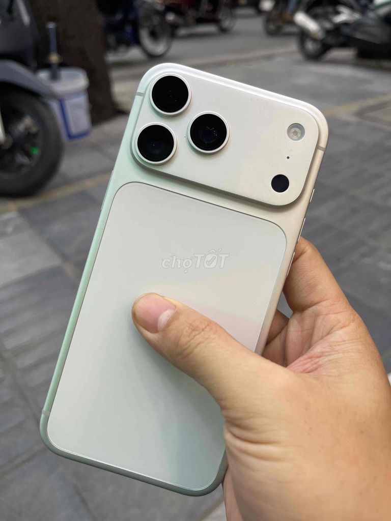 iPhone 17 Pro Max 256GB Bạc Việt Nam!. Mua bán Điện thoại tại Quận Long Biên Hà Nội được đăng bởi Phạm Xuân Quý hình 1