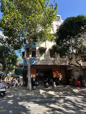 CHO THUÊ NHÀ GÓC 2 MẶT TIỀN ĐƯỜNG ĐỀ THÁM VÀ NGUYỄN KHUYẾN PHỐ ẨM THỰC. Cho thuê nhà ở tại Quận Ninh Kiều Cần Thơ được đăng bởi Đặng Thanh Tùng
