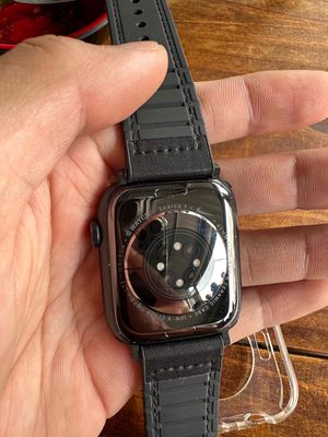 Apple Watch Series 7 Nike 45mm LTE pin 97%.