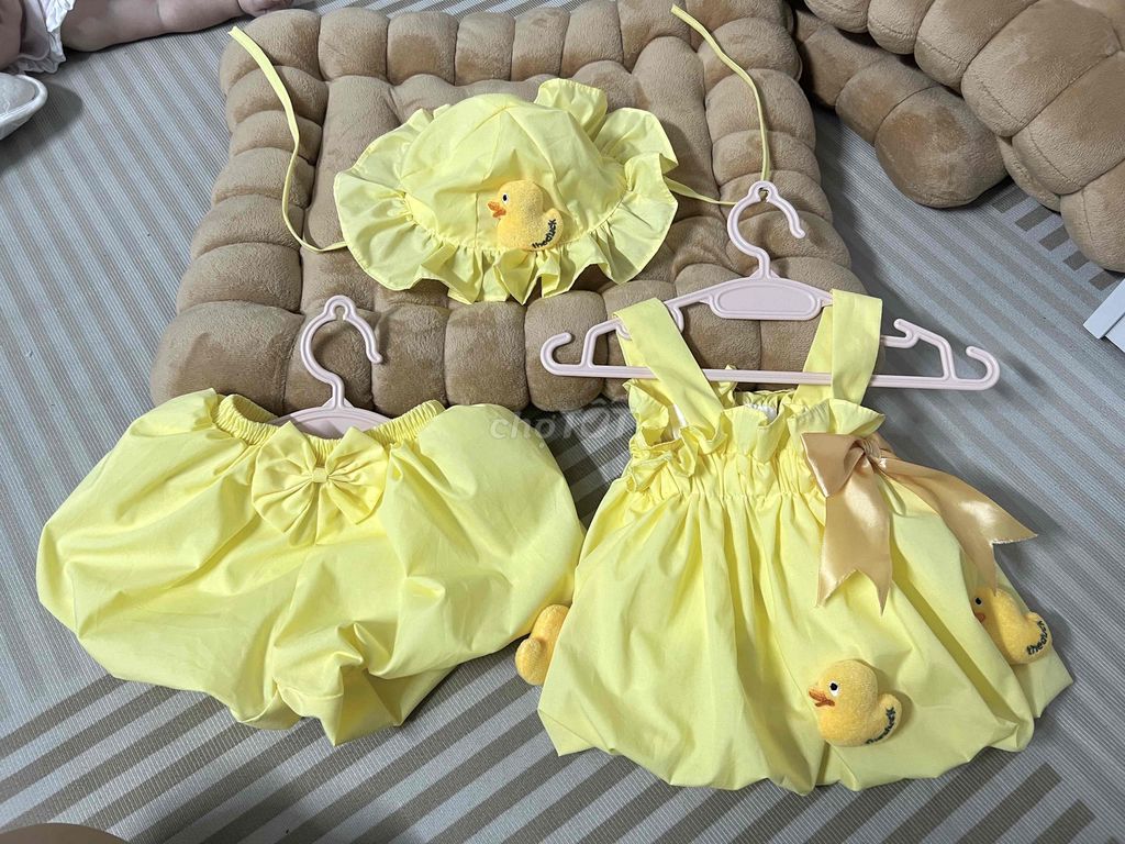 Bộ quần áo trẻ em nữ Vàng. Mua bán Mẹ và bé tại Quận Hà Đông Hà Nội được đăng bởi Lê Thị Phương Loan hình 1