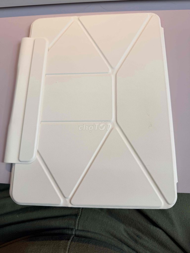 Ốp lưng iPad từ tính Kem trắng. Mua bán Phụ kiện (Màn hình, Chuột...) tại Quận Sơn Trà Đà Nẵng được đăng bởi Olga Marinina hình 1