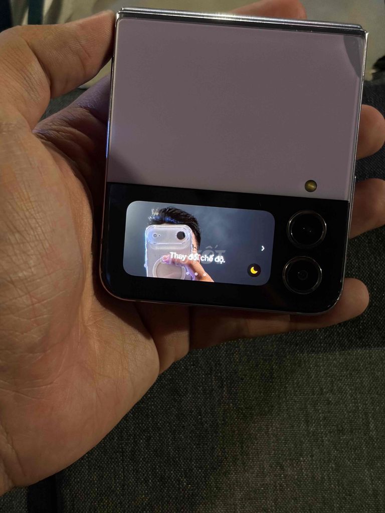 Samsung Galaxy Z Flip 4 hư màn. Mua bán Điện thoại tại Thành phố Thủ Đức Tp Hồ Chí Minh được đăng bởi Hiếu hình 1