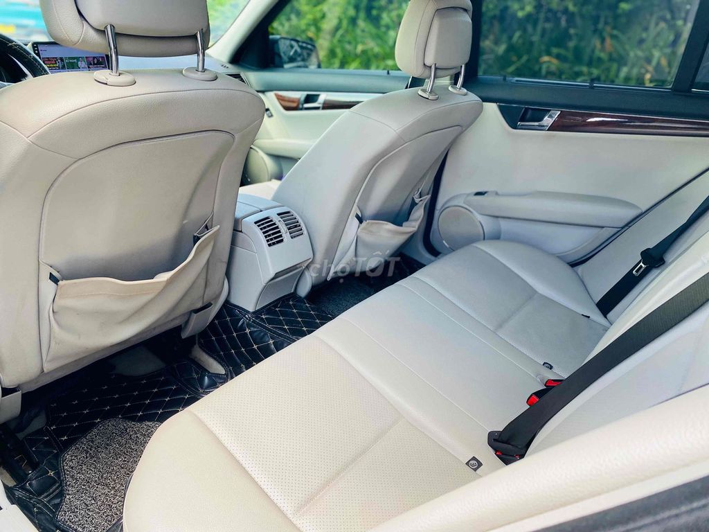 Mercedes Benz C Class 2010 C250 CGI - 90000 km. Mua bán Ô tô tại Quận Nam Từ Liêm Hà Nội được đăng bởi Em Tuan hình 7