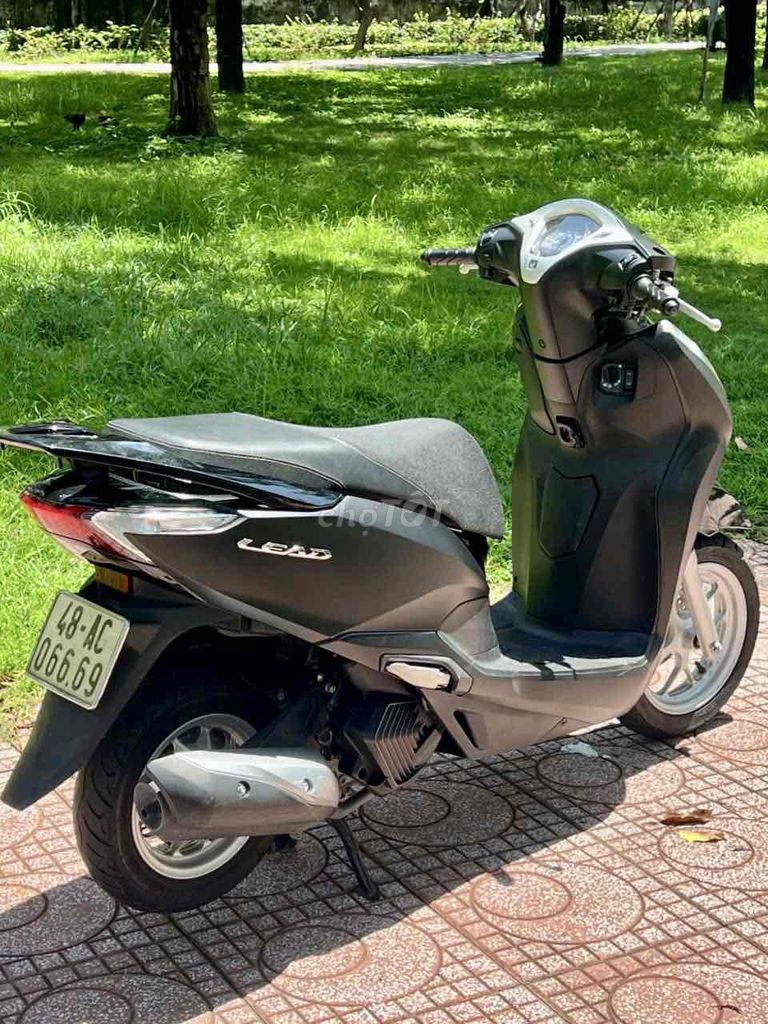 Новые черные спортивные детали Honda Lead 2024