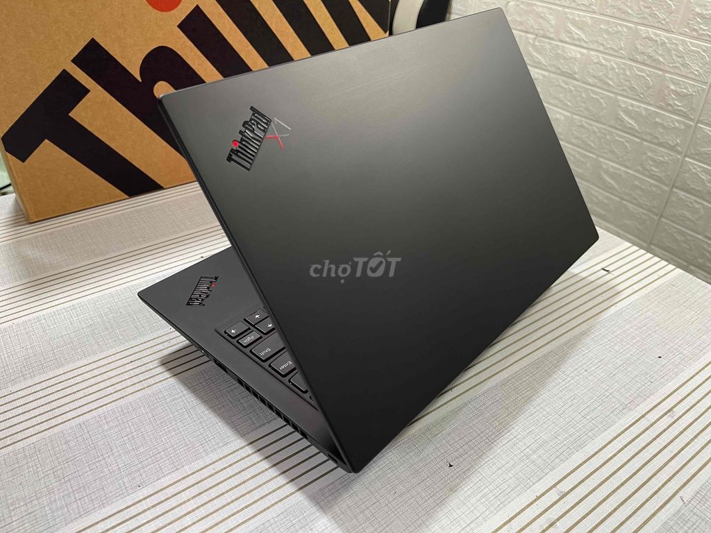 {BOX} Thinkpad X1 Carbon Gen 8 Core i7 FHD Ram16gb