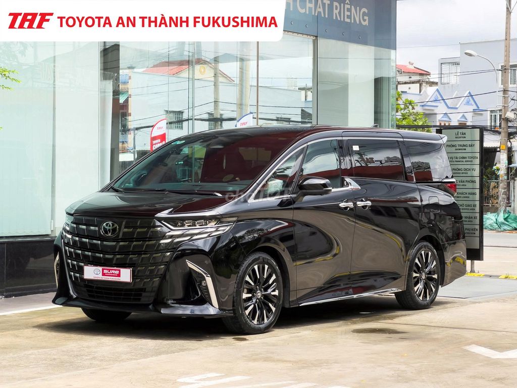 Toyota Alphard 2.4 Turbo 2024 Черный 23 500 км