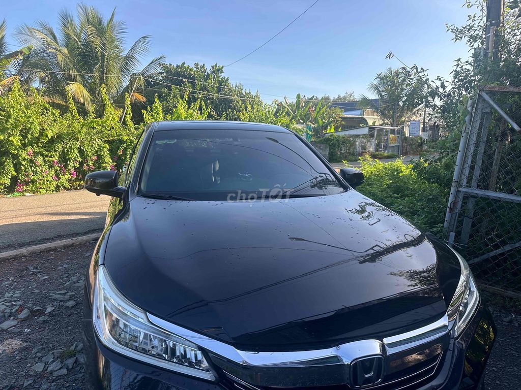 Honda Accord 2017 2.4 AT - 10000 km. Mua bán Ô tô tại Huyện Bàu Bàng Bình Dương được đăng bởi Trần Văn Quang hình 2