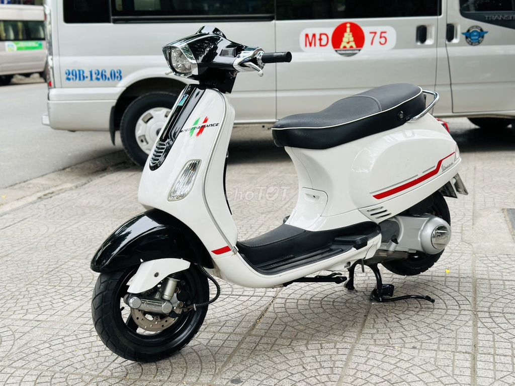 VESPA 125S NGUYÊN BẢN BIỂN 29 CHÍNH CHỦ. Mua bán Xe máy tại Quận Cầu Giấy Hà Nội được đăng bởi A Nam hình 4