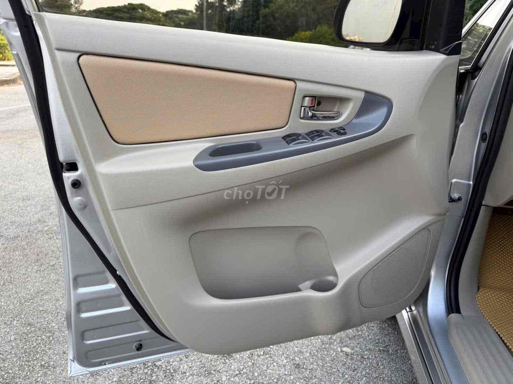 Toyota Innova 2015 2.0E 110.000 km. Mua bán Ô tô tại Huyện Giồng Riềng Kiên Giang được đăng bởi Bảo Liêm Hồ hình 6