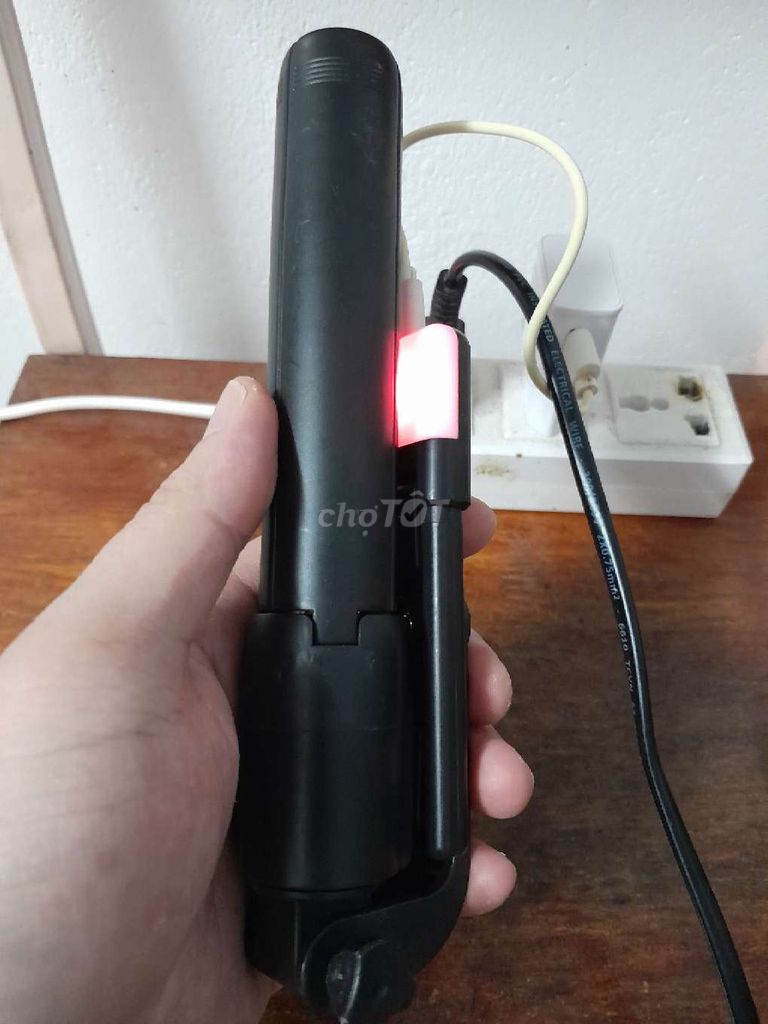 Bán Gậy chụp ảnh Bluetooth có đèn. Mua bán Phụ kiện (Màn hình, Chuột...) tại Quận Bình Thạnh Tp Hồ Chí Minh được đăng bởi hoàng  hình 1