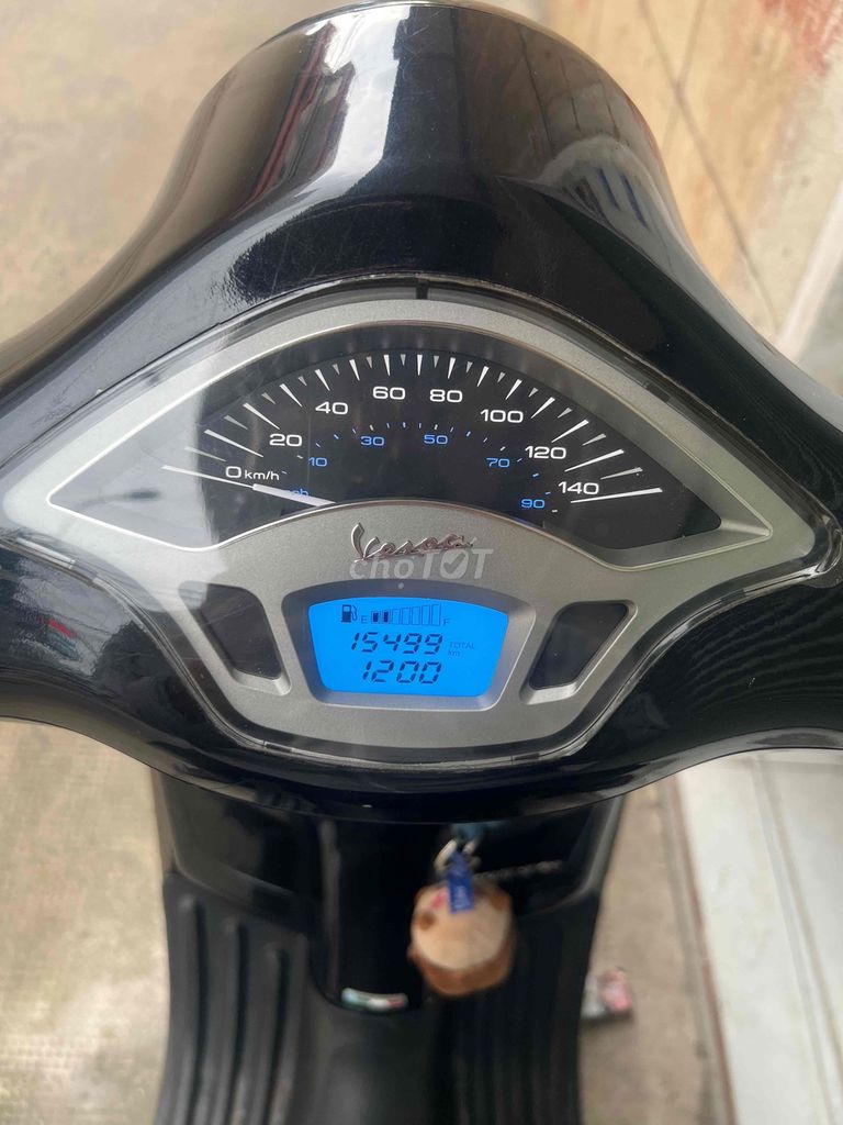 Cần bán em vespa vip 2014. Mua bán Xe máy tại Huyện Hóc Môn Tp Hồ Chí Minh được đăng bởi Thanh Vu hình 4