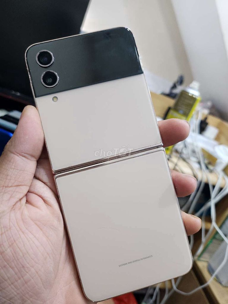 Samsung Z Flip4 256GB Kem. Mua bán Điện thoại tại Quận 8 Tp Hồ Chí Minh được đăng bởi zzminphonezz hình 1