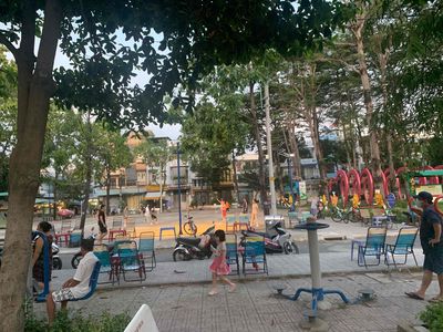 Bán nhà gần chợ Phước Bình. 60m2. Giá 3,85 tỷ. Mua bán nhà ở tại Thành phố Thủ Đức Tp Hồ Chí Minh được đăng bởi Mr Cường Nhà Đất Quận 9