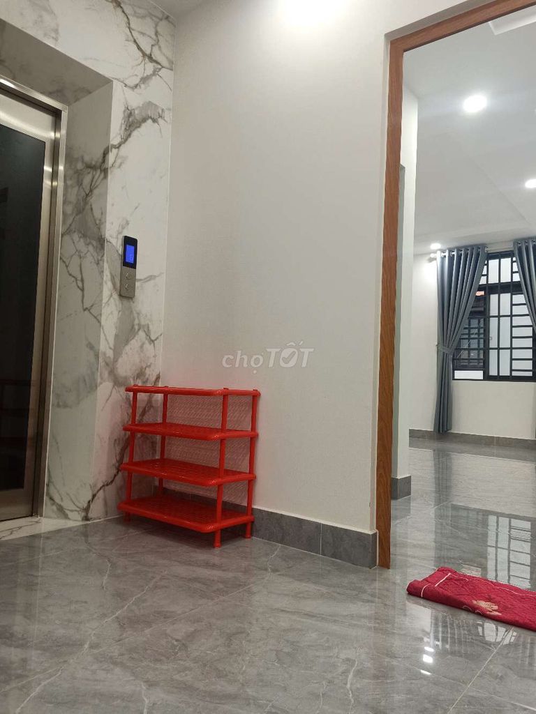 Сдаю абсолютно новую элитную комнату 30м² для девушек, с мебелью