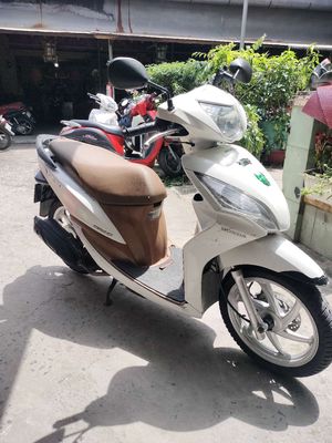 Bán xe vison màu trắng 9 chủ. Mua bán Xe máy tại Quận 4 Tp Hồ Chí Minh được đăng bởi Vo van dung