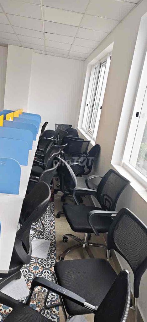 Ghế văn phòng lưới kim loại đen hiện đại. Mua bán Đồ dùng văn phòng tại Quận Bắc Từ Liêm Hà Nội được đăng bởi lê vy hình 1