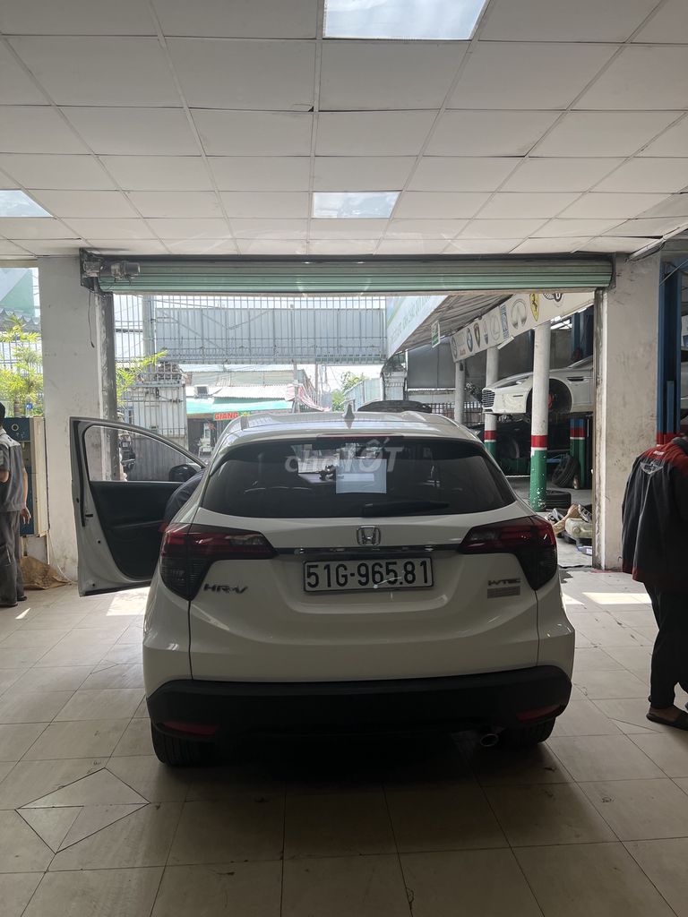 BÁN XE HRV 2019 nữ đi xe mới 99%. Mua bán Ô tô tại Huyện Nhà Bè Tp Hồ Chí Minh được đăng bởi Gia đình Tom và Xuka hình 6