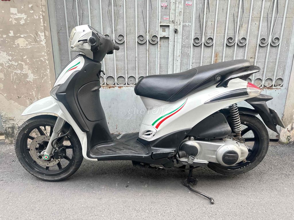 Liberty 150ie máy zin êm ru áo dán keo còn đẹpBS43. Mua bán Xe máy tại Quận Gò Vấp Tp Hồ Chí Minh được đăng bởi Quang Duy hình 1